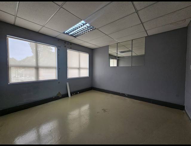 774M² OFFICE TO LET IN BRYANSTON